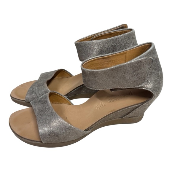 Paul Green Tammy Wedge Metallic Tan Heel Size 7.5 US Size
5 UK - Picture 1 of 7